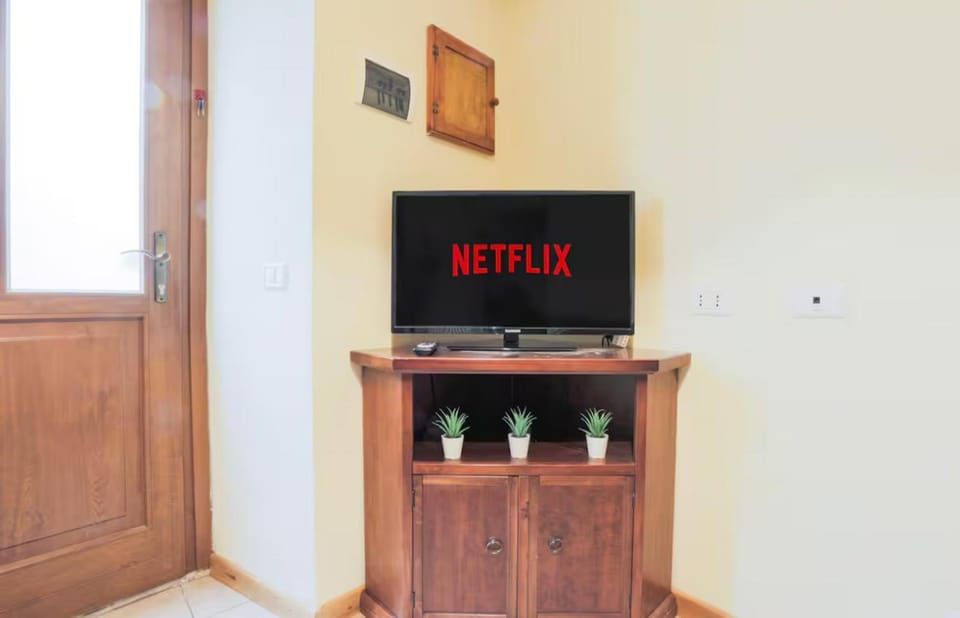 Communal lounge/ TV room, TV and multimedia