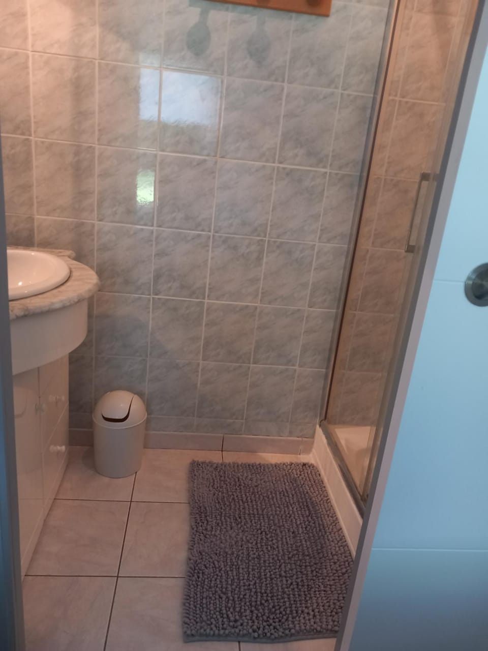 Bathroom, towels