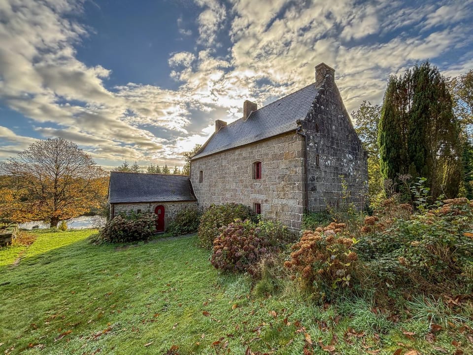 Property building, Spring, Day, Natural landscape, Garden, Beach, Garden view, Landmark view, internet, pet friendly