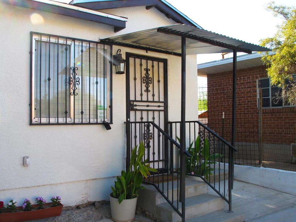 Quail's Nest - Downtown Studio Apartment in Tucson