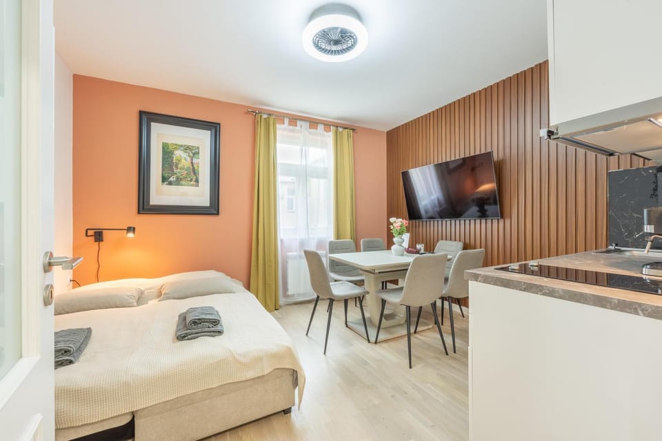 2BR Apartment - Prague 1 - Elevator - Self Check-in Apartment in Prague