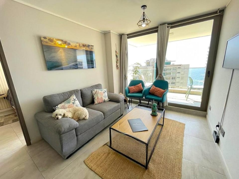 Living room, Pets