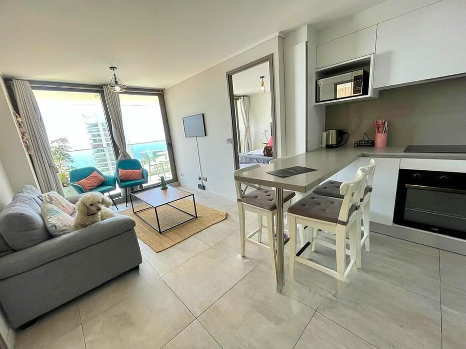 Kitchen or kitchenette, Living room, Dining area, oven, pet friendly