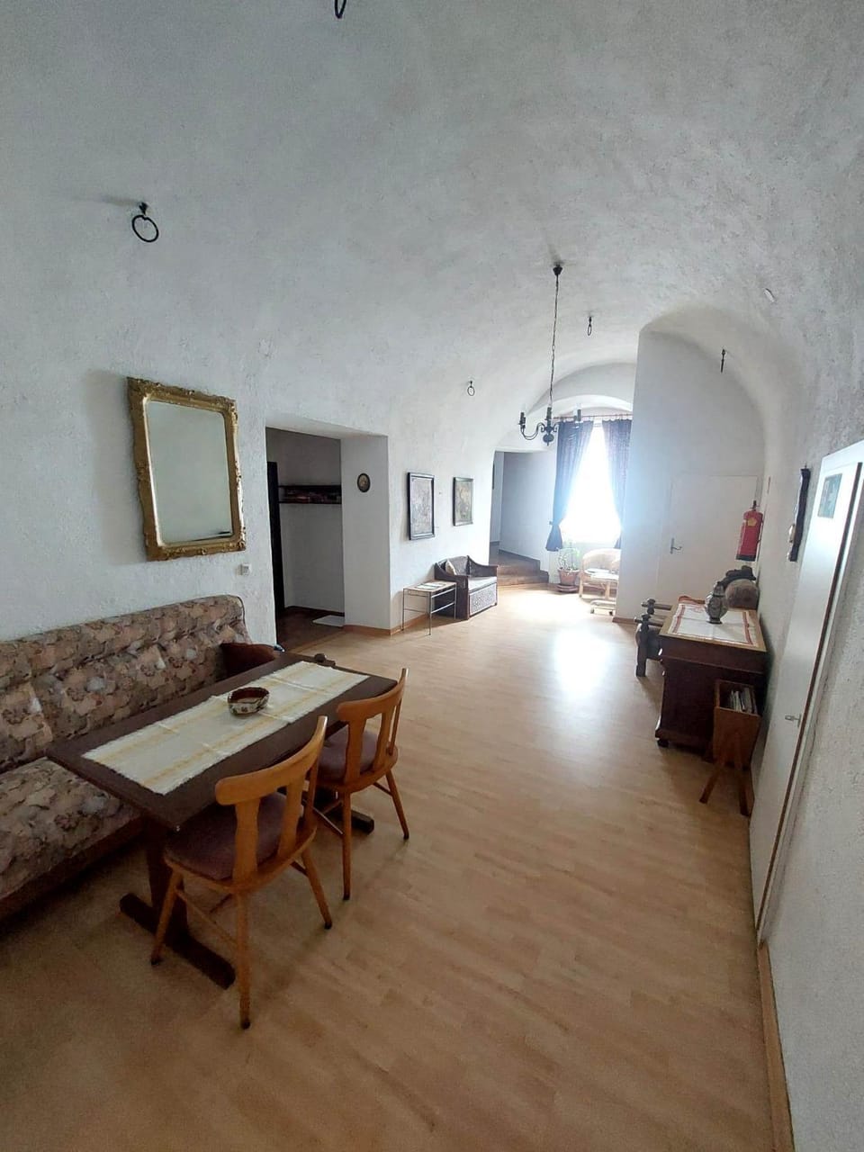 Seating area, Dining area