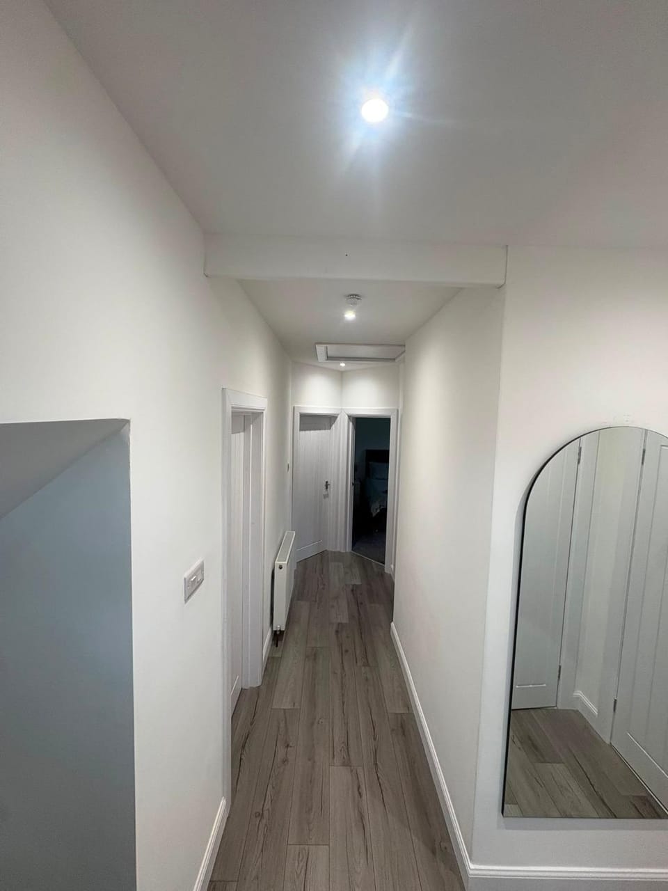 CONTRACTOR STAYS WELCOME newly refurbished 2 bedroom apartment sleeps 5 with free SECURE parking and WiFi Fully Fitted Kitchen with Washer Dryer Weekly bedding change and hoover Long Term Stay Rate available 3 miles from City Centre Apartment in Glasgow