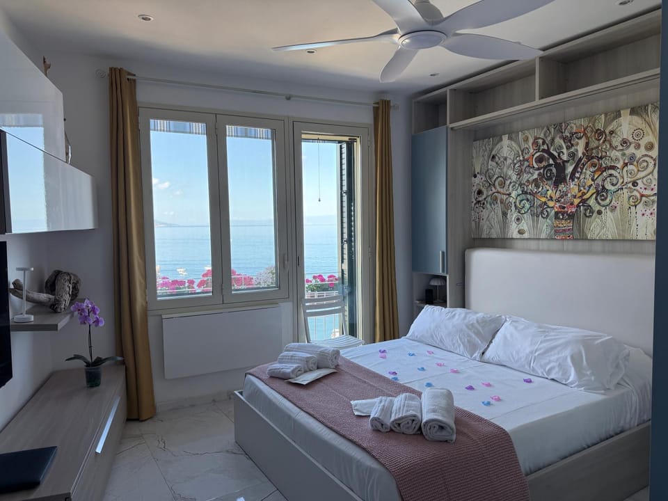 Bed, Bedroom, Sea view