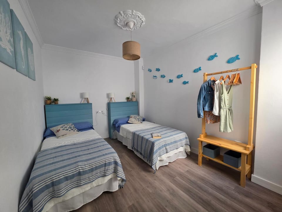 Bed, Photo of the whole room, Bedroom, towels, air conditioner