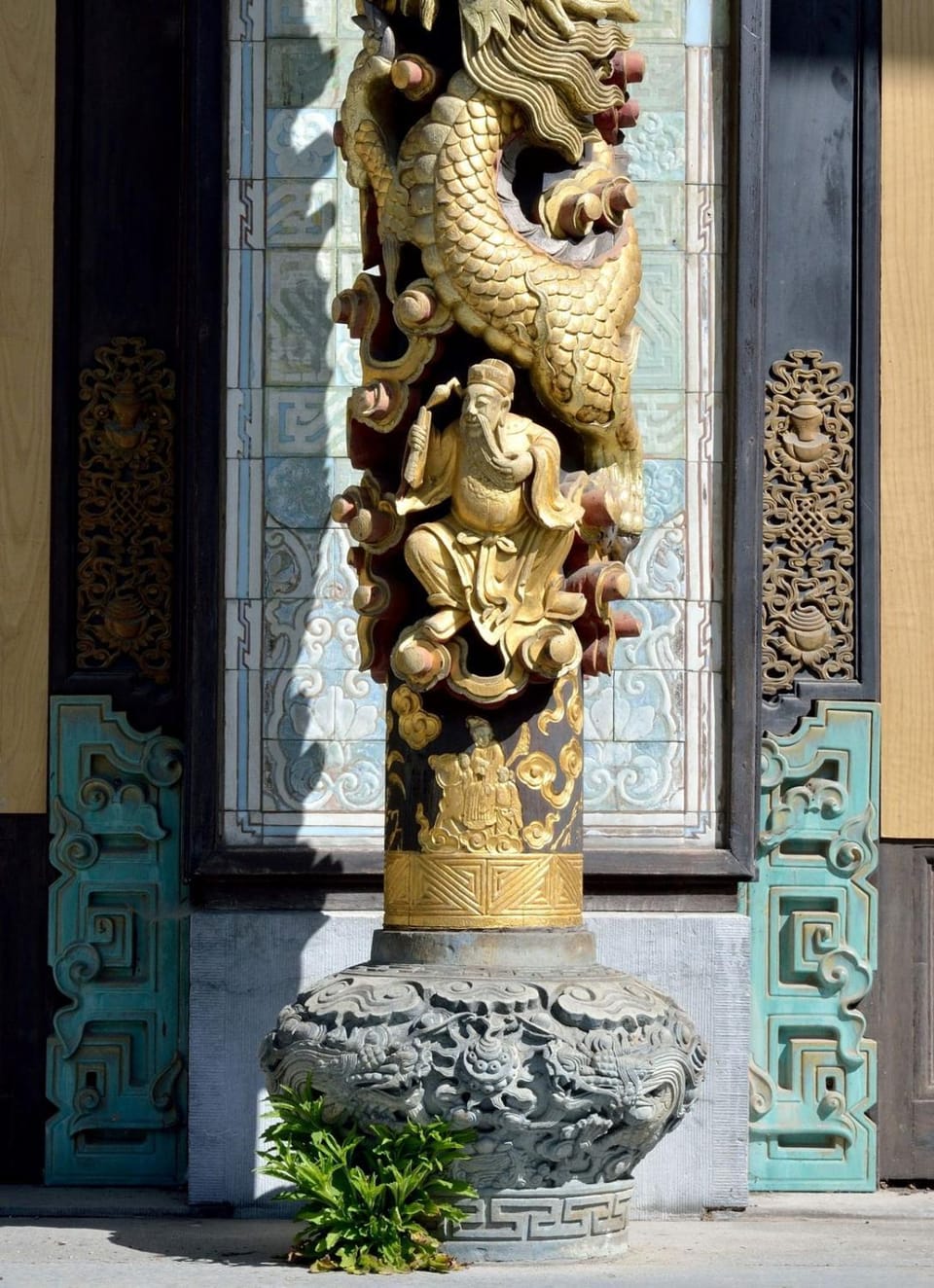 Nearby landmark, Day, Decorative detail