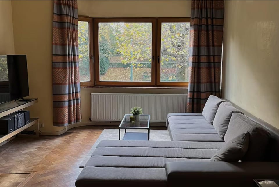 Communal lounge/ TV room, TV and multimedia, Seating area