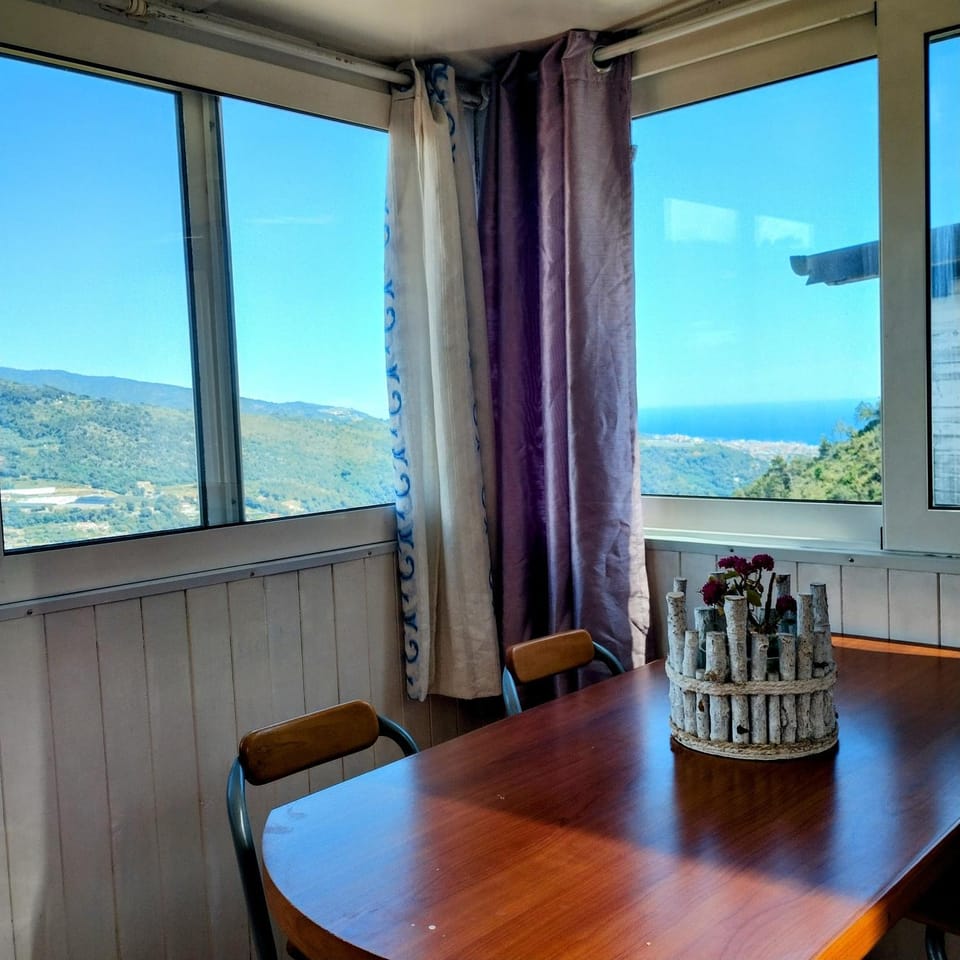 Dining area, Mountain view, Sea view