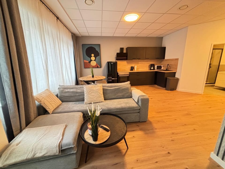 160qm - 6 Zimmer - Parkplatz - Zentrum - MalliBase Apartments Apartment in Hanover