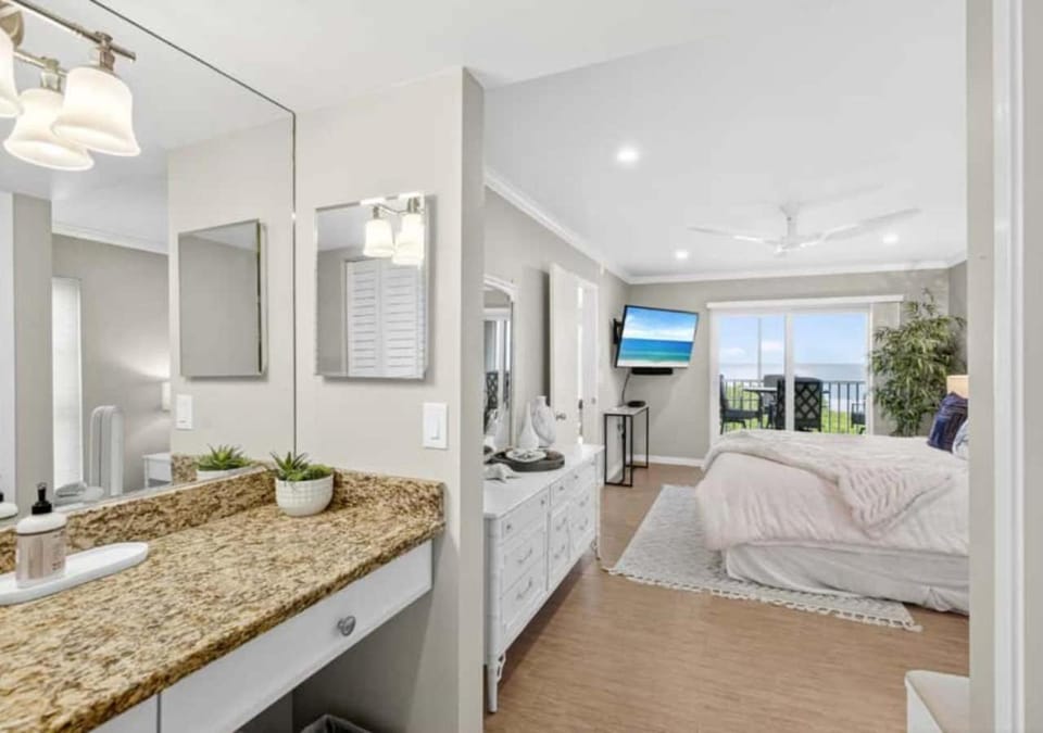 Bathroom, Bedroom