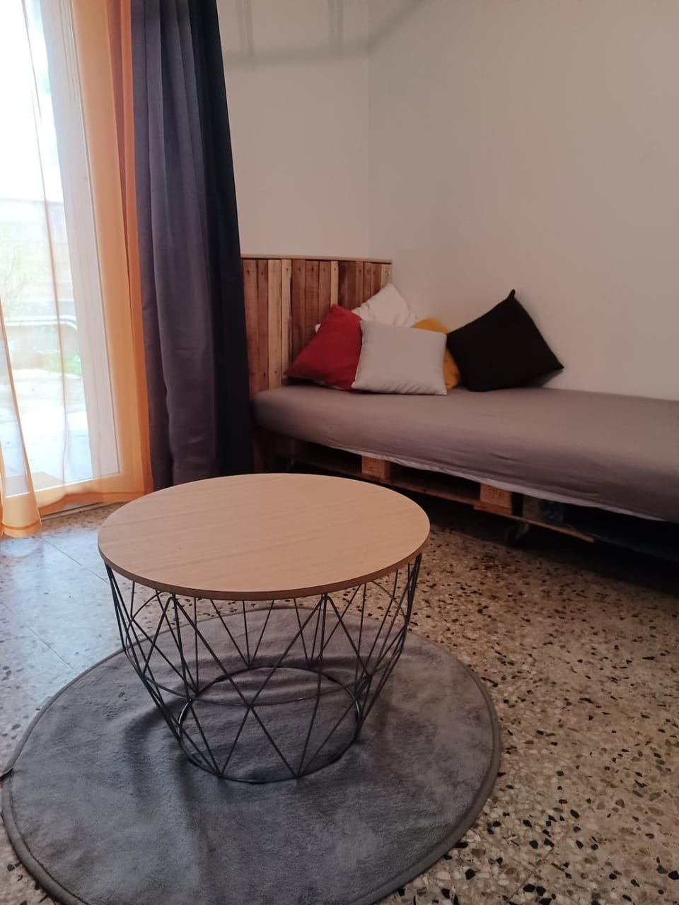 Bed, Living room