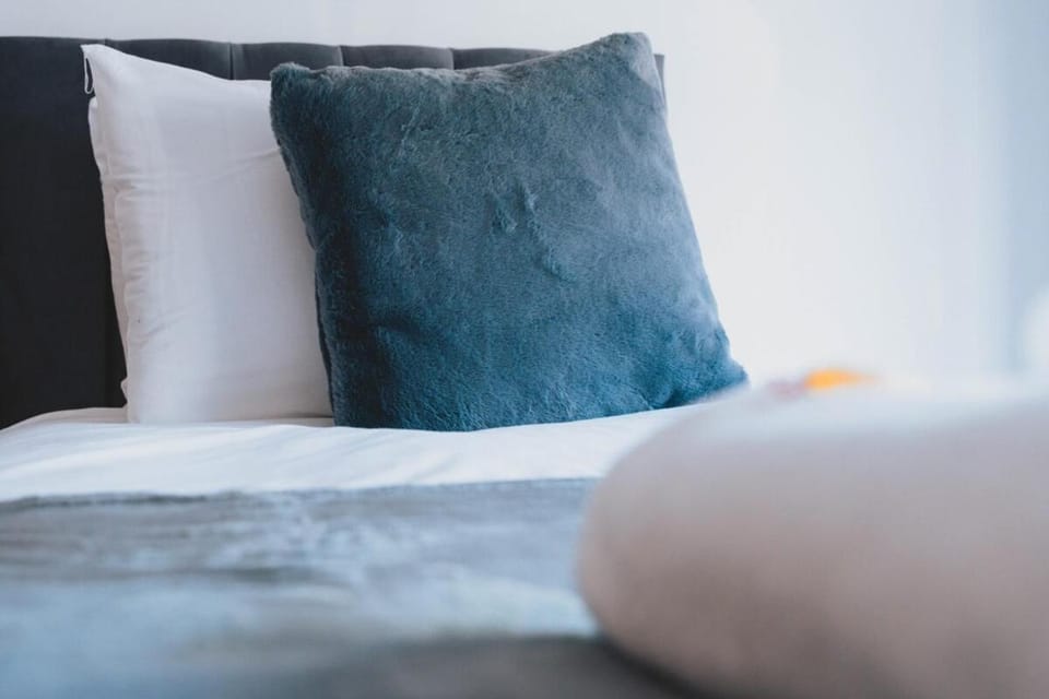 Stylish 3BR Home near Hampden No 29 with Free Parking Apartment in Glasgow