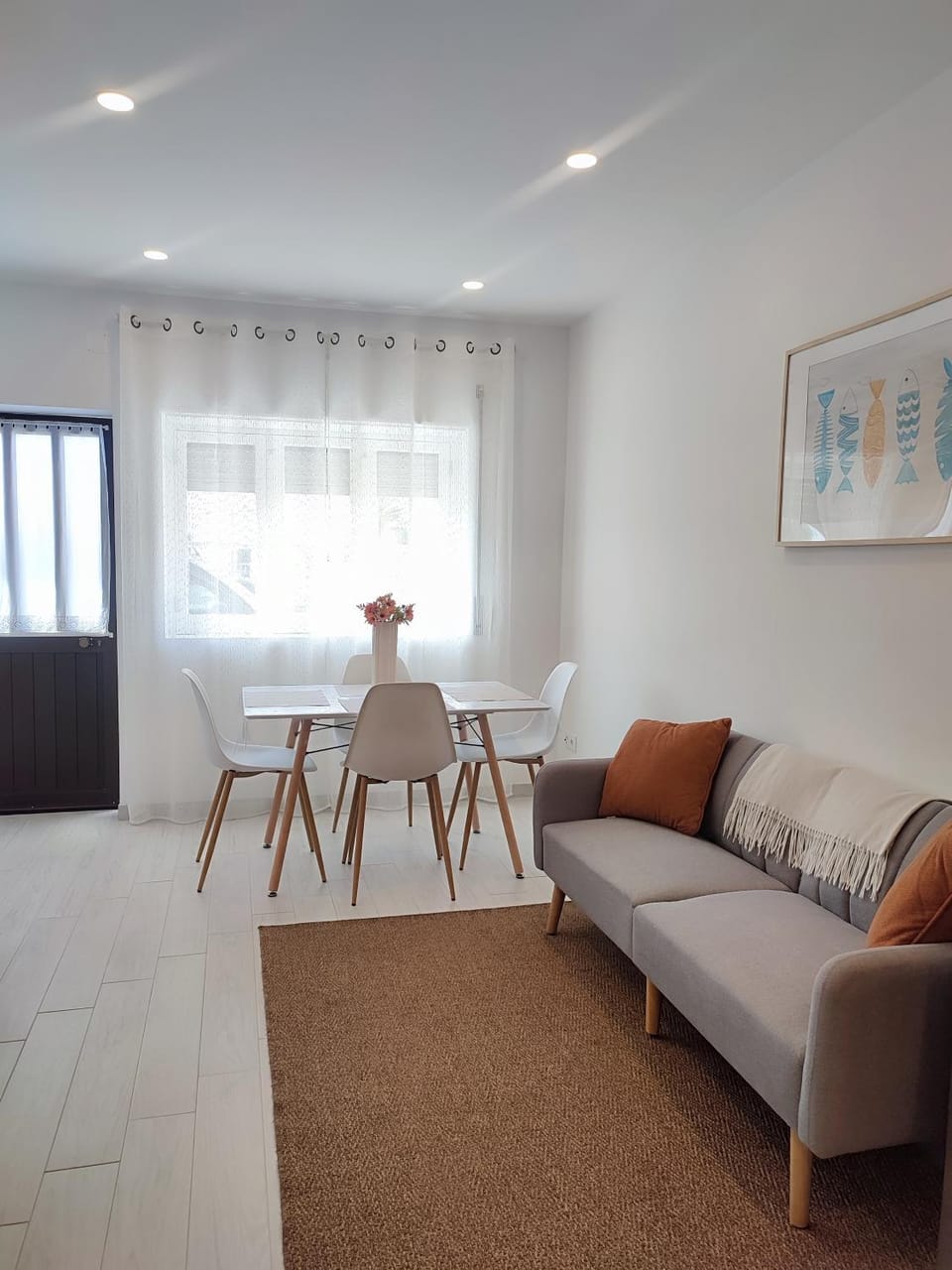 Living room, Seating area, Dining area