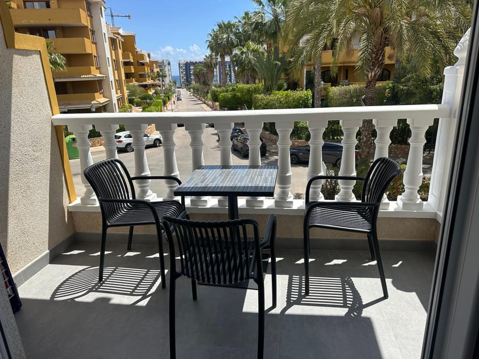 View (from property/room), Balcony/Terrace, Seating area