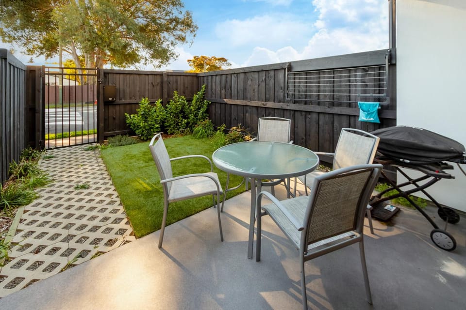 Day, Garden, Dining area, Garden view