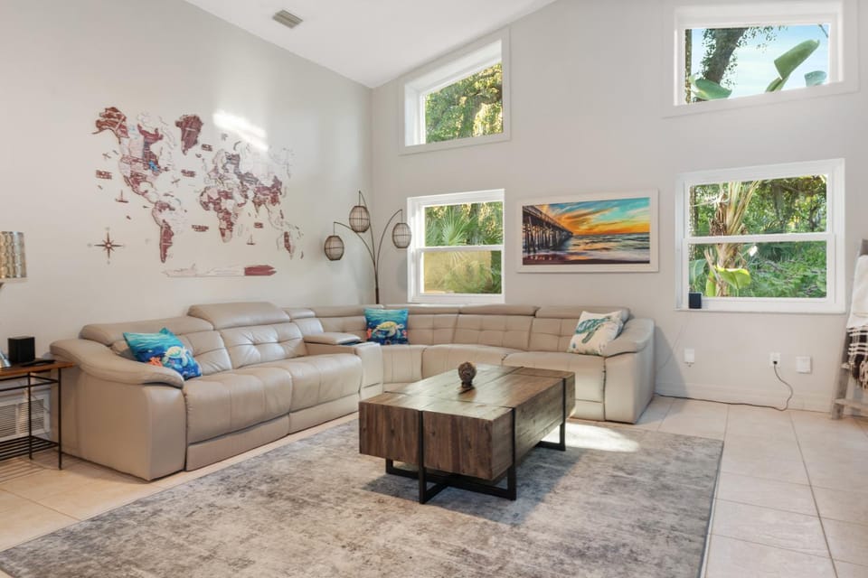 View (from property/room), Living room, Seating area, Garden view