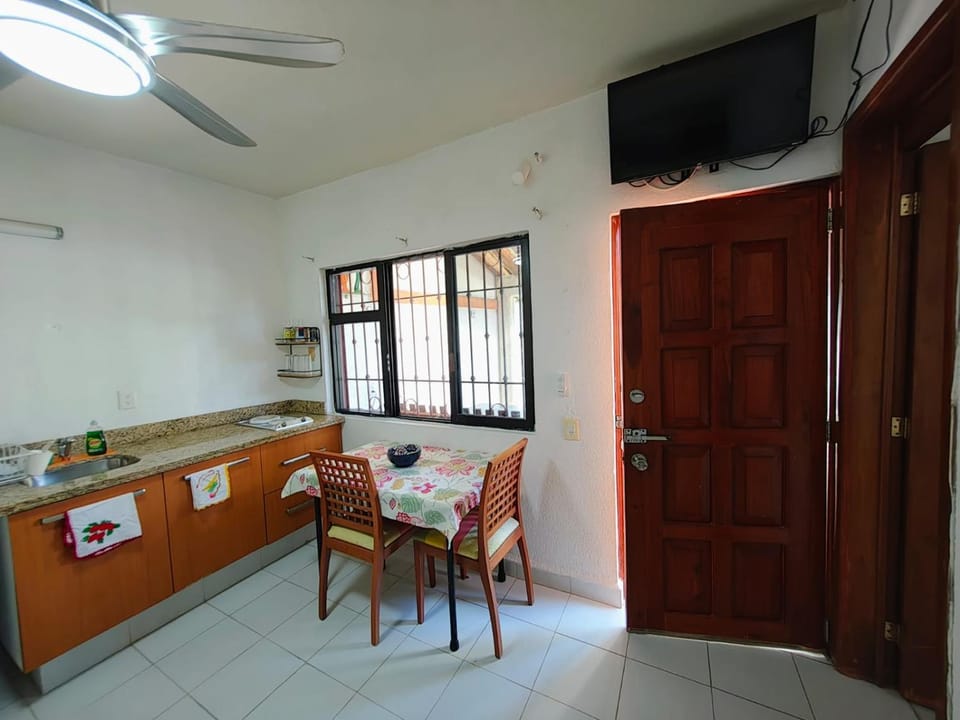Hermosa casa mexicana en el centro de Cancún! Apartment in Cancun