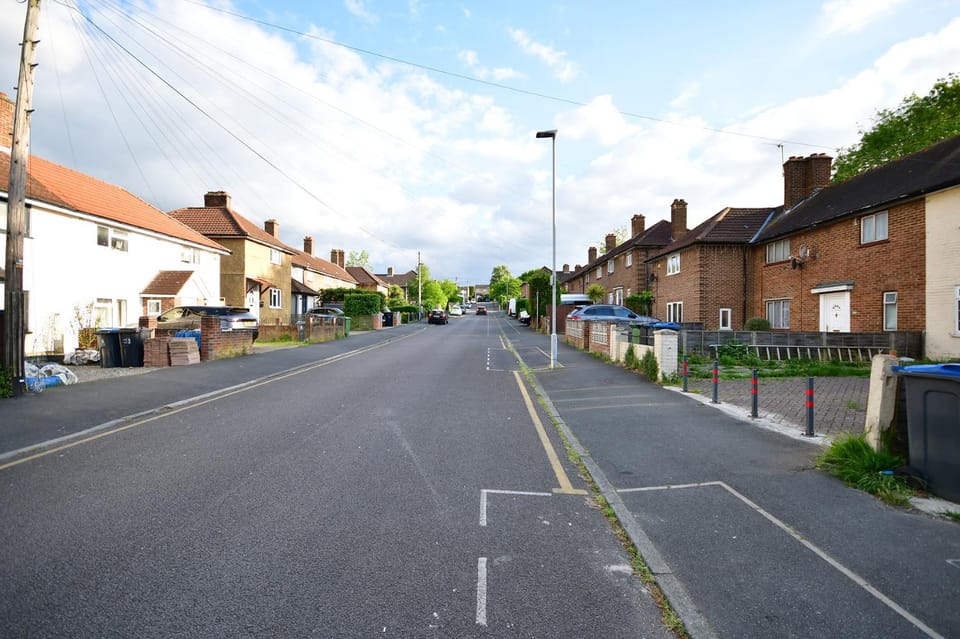 Neighbourhood, Street view, Location