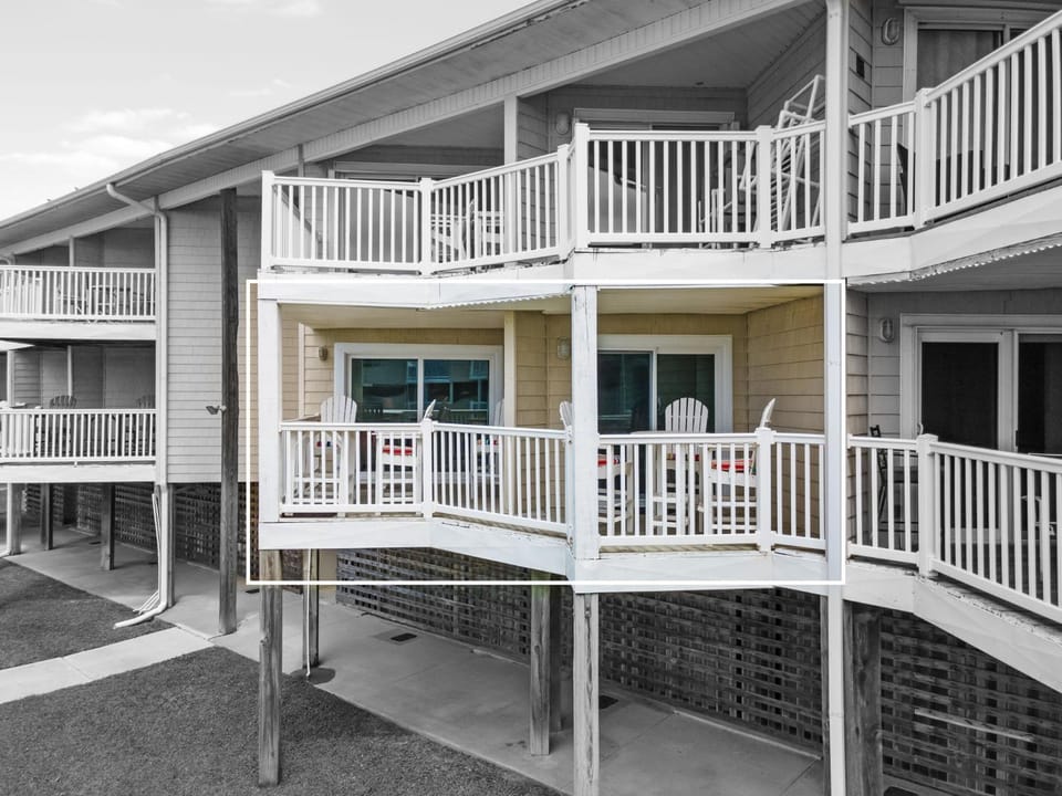 Southern Shores Oak Island Oceanfront with Pool Villa House in Oak Island