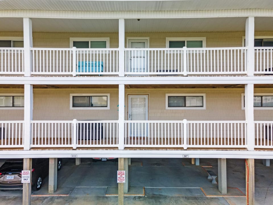 Southern Shores Oak Island Oceanfront with Pool Villa House in Oak Island