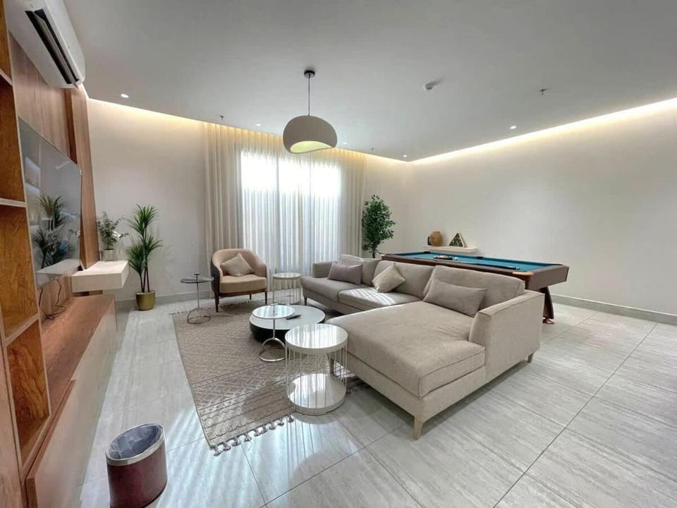 Silkhaus Luxe Outdoor Jacuzzi Private Theater Apartment in Riyadh