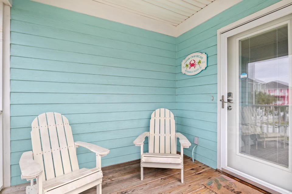 Upscale, Stylish, Raised 3 BR Beach House Sleeps 7! House in Garden City