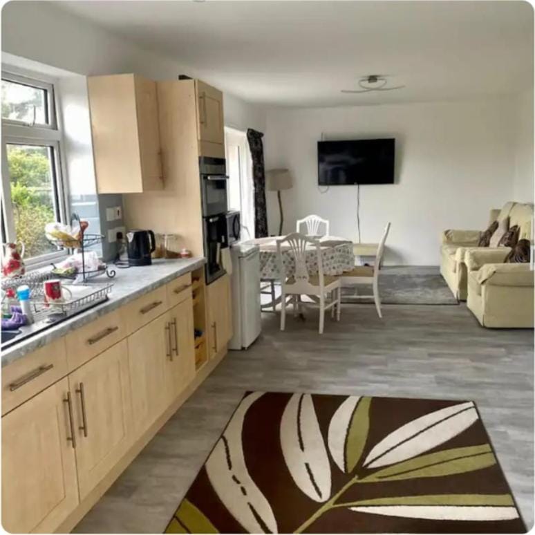 Kitchen or kitchenette, Living room, Dining area