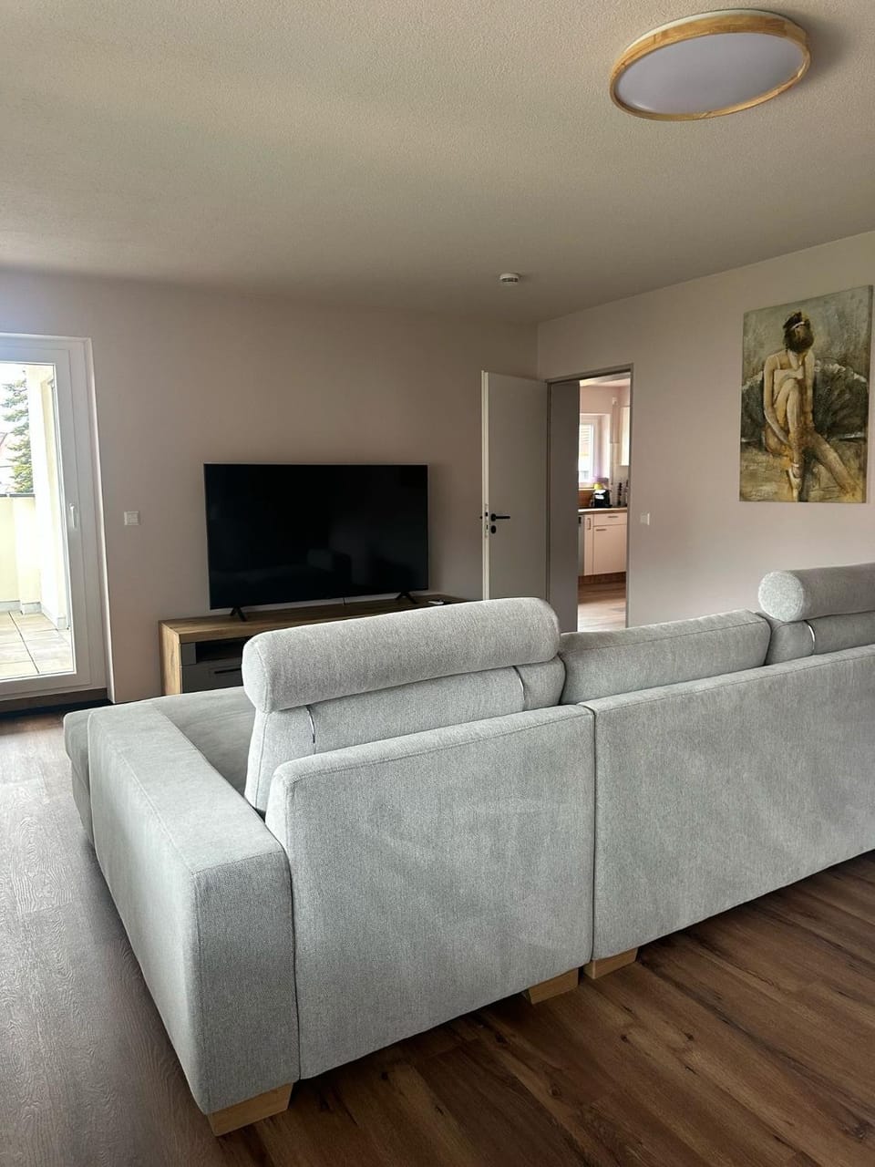 Communal lounge/ TV room, TV and multimedia, Living room, Seating area, Evening entertainment