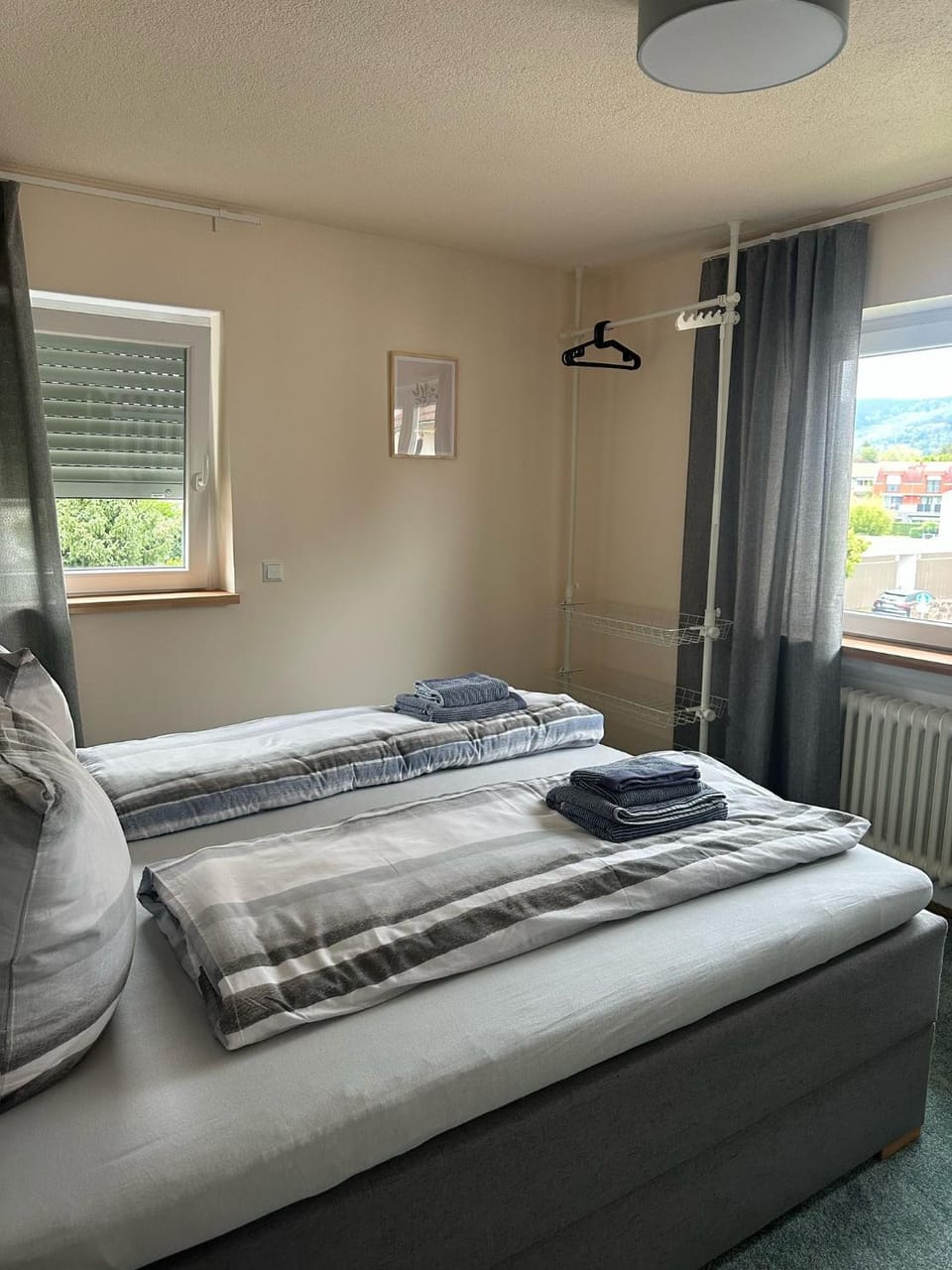 Bed, Photo of the whole room, Bedroom, internet, towels