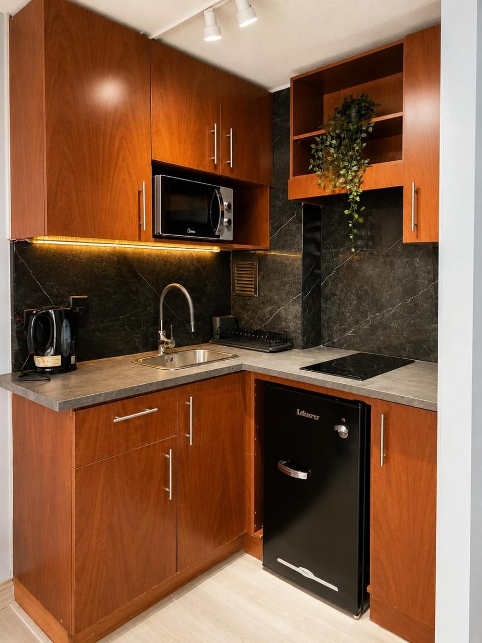King Bed + Parking | Barrio Italia Apartment in Providencia
