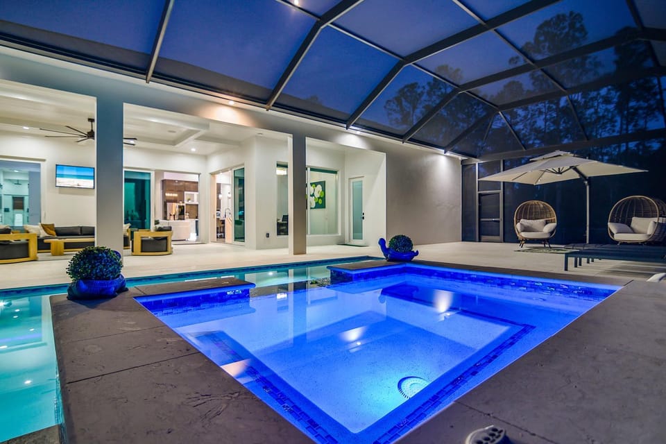 Hot Tub, Swimming pool