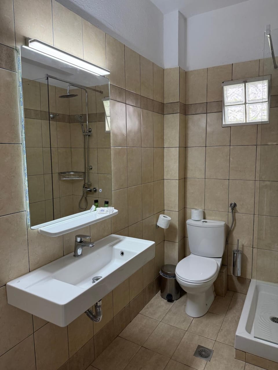 Shower, Toilet, Bathroom