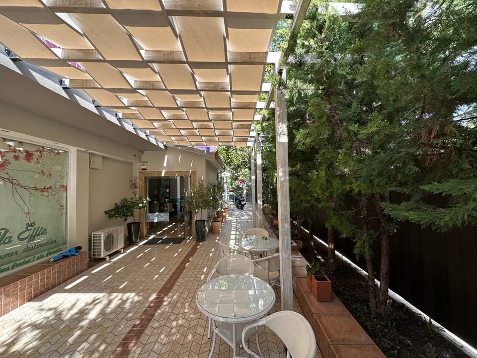 Property building, Day, Internal: Not applicable to any particular room