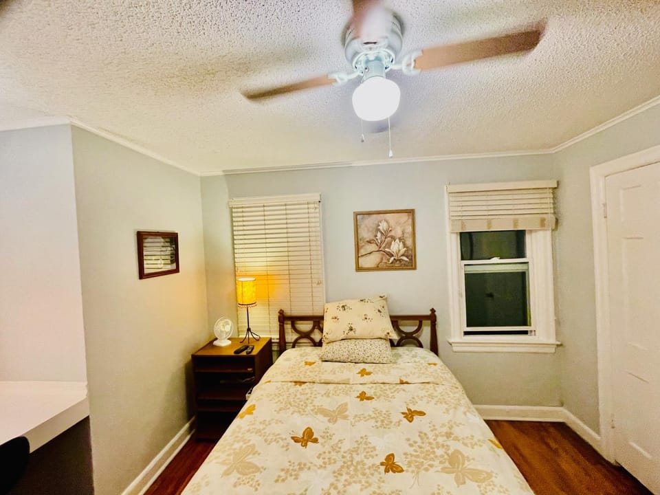 Studio with private entrance,15 minutes from Word Cup Stadium Vacation rental in Kansas City