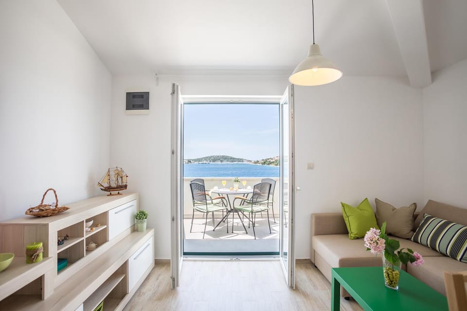 Day, Balcony/Terrace, Living room