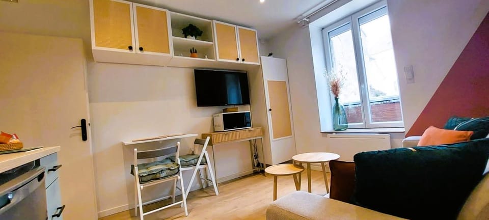 TV and multimedia, Living room, Seating area