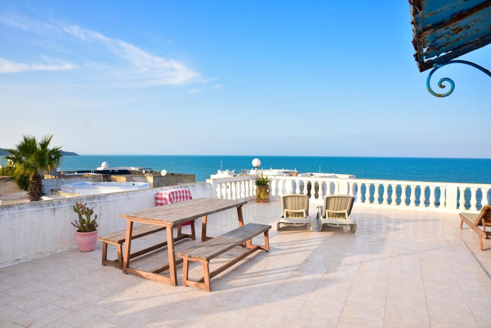 Patio, Day, Natural landscape, View (from property/room), Balcony/Terrace, Seating area, Dining area, Beach, Sea view, sunbed