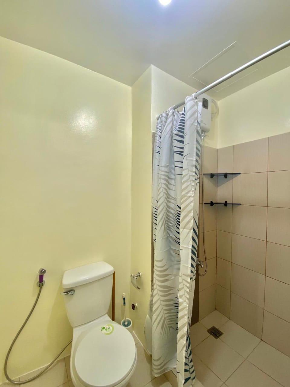 Mplace residence condominium #6 Apartment in Quezon City