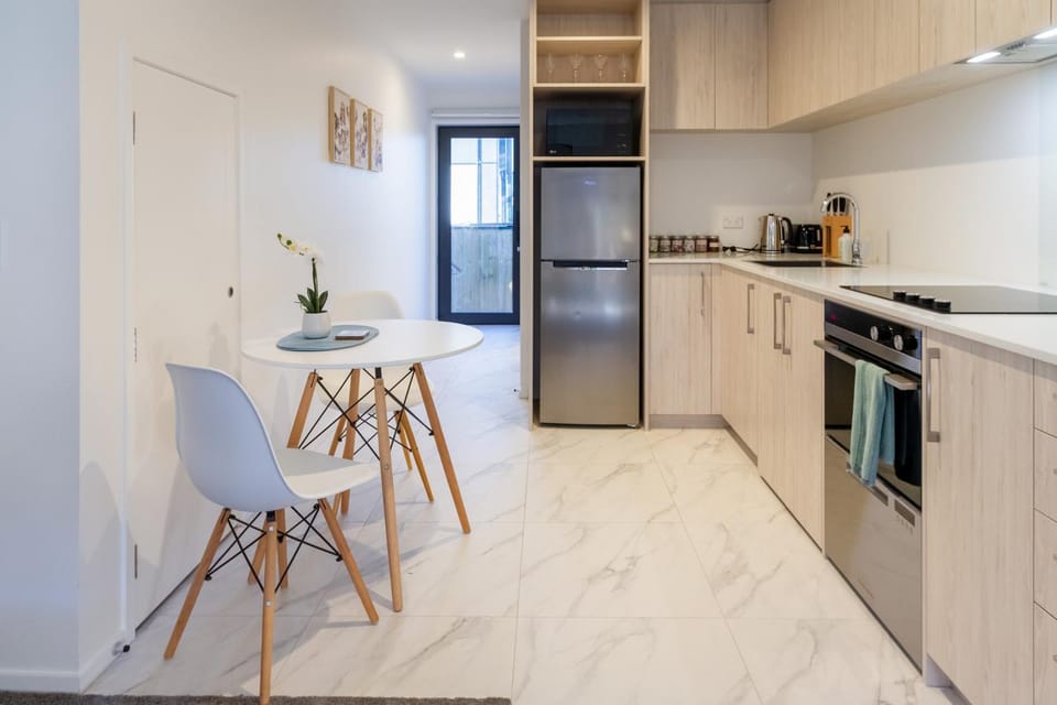Kitchen or kitchenette, Dining area, dishwasher, oven, stove