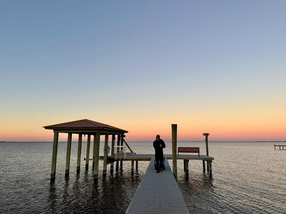 Waterfront Private Pier Pleasure Island Lake House House in Port Arthur