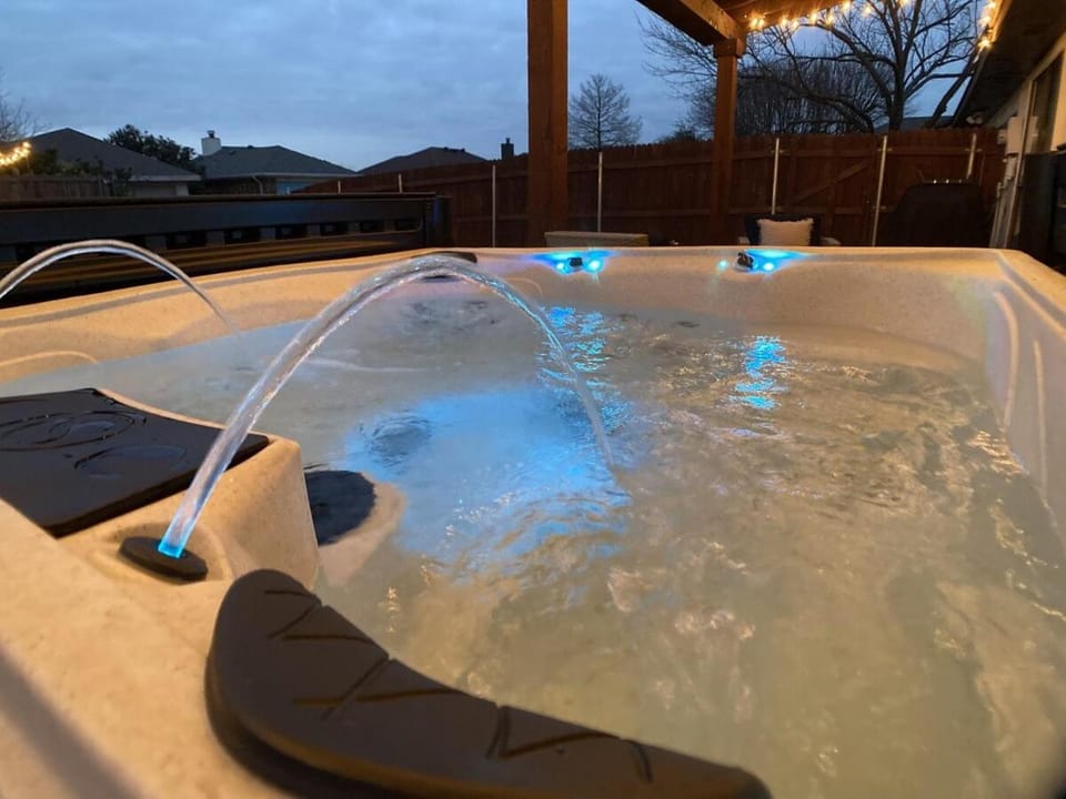 Night, Hot Tub