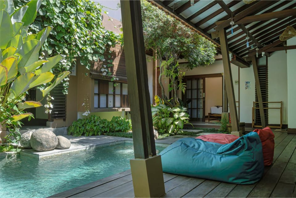 Day, Garden, Swimming pool, sunbed