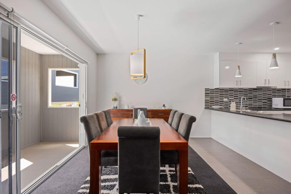 Balcony/Terrace, Kitchen or kitchenette, Dining area