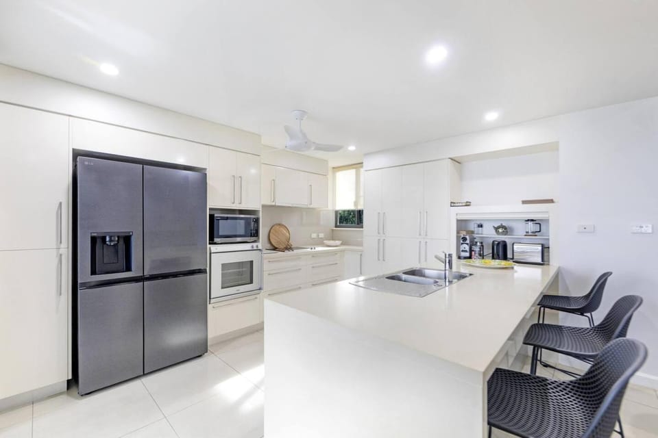 Kitchen or kitchenette, Other, oven, toaster