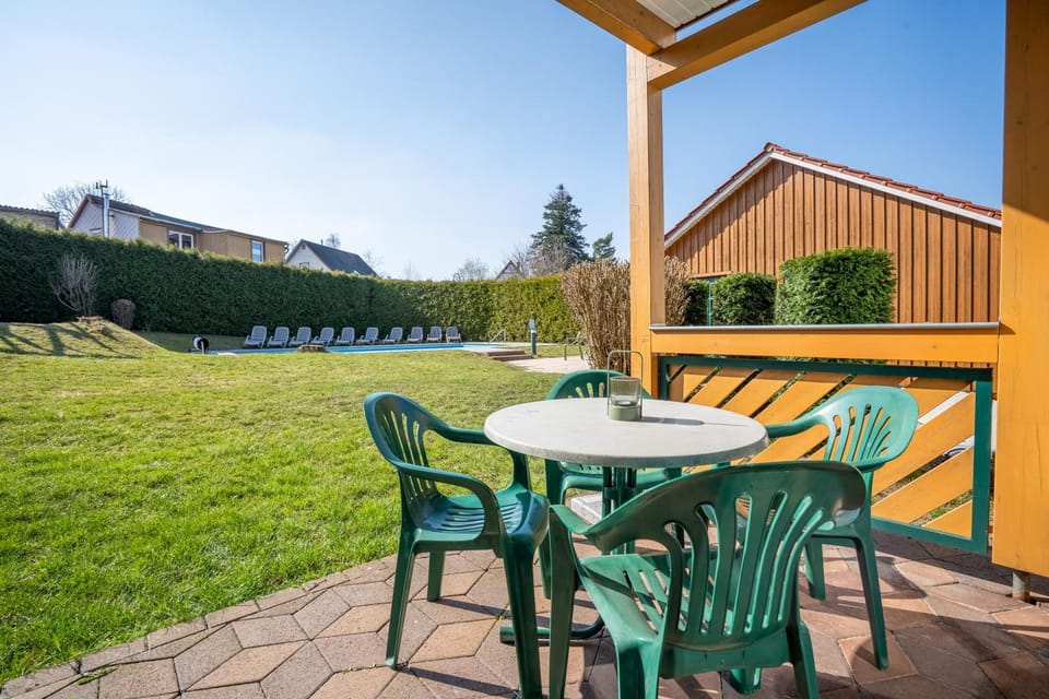 Property building, Balcony/Terrace, Balcony/Terrace