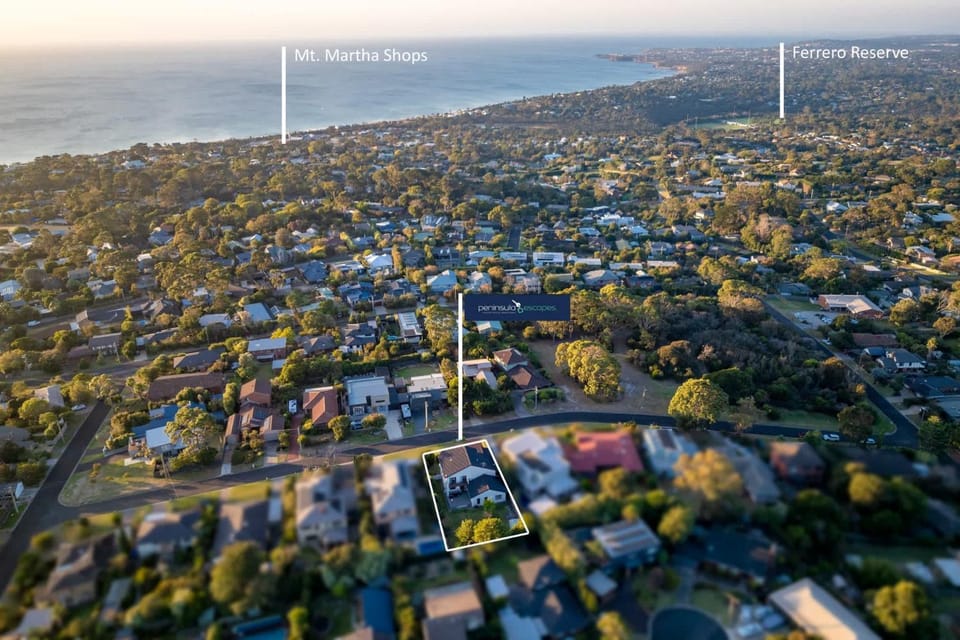 Nearby landmark, Neighbourhood, Natural landscape, Bird's eye view
