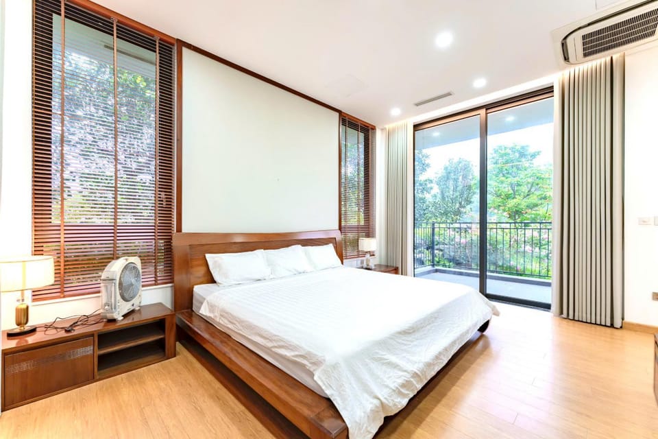 Bed, Balcony/Terrace, Bedroom, air conditioner