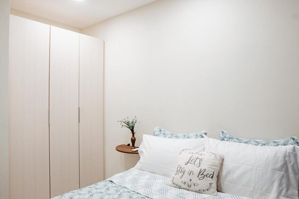 Bedroom, wardrobe